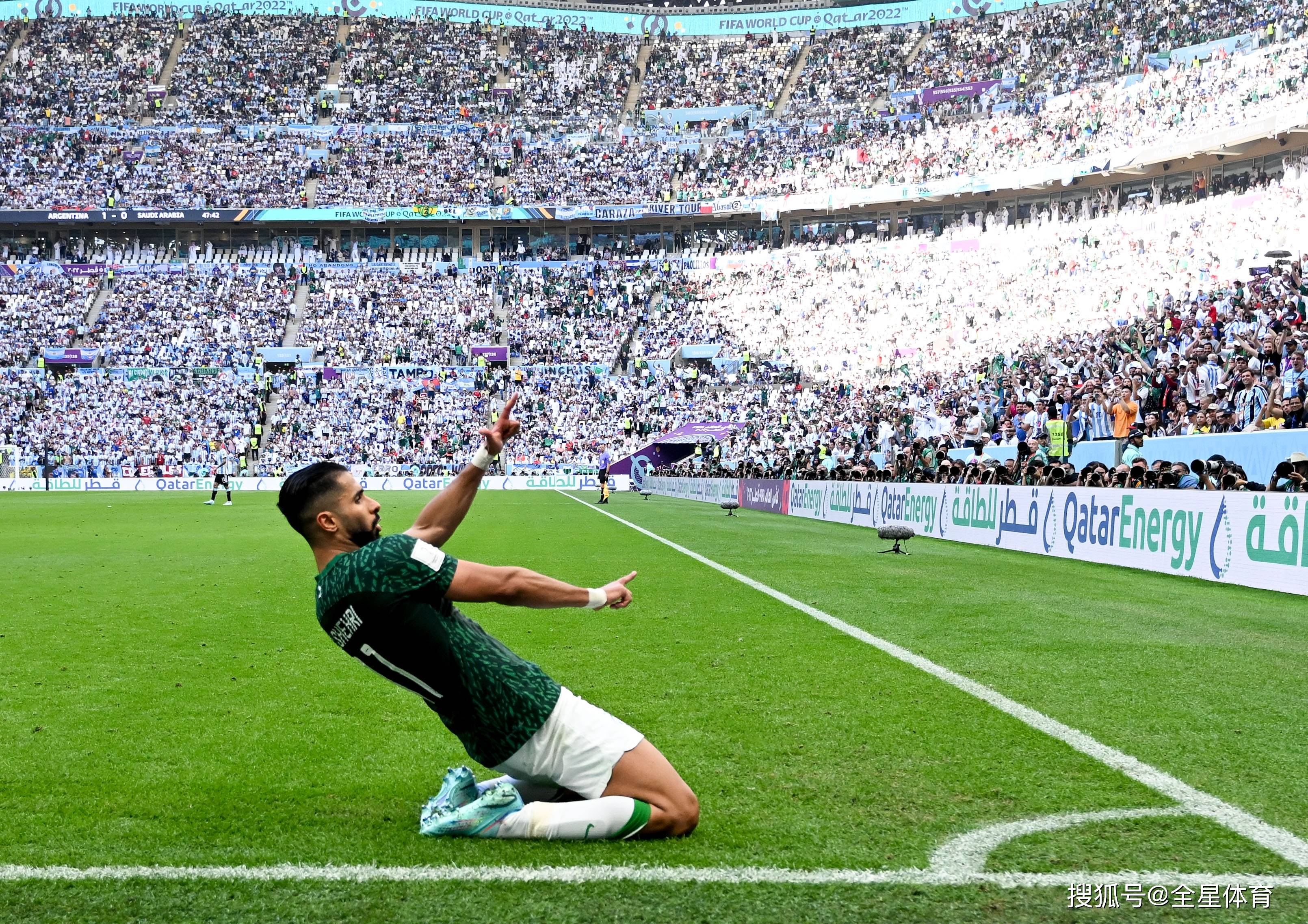  埃因霍温清晨队长鼓劲；志在欧联名次提升；引发热议；纪律约束更严格