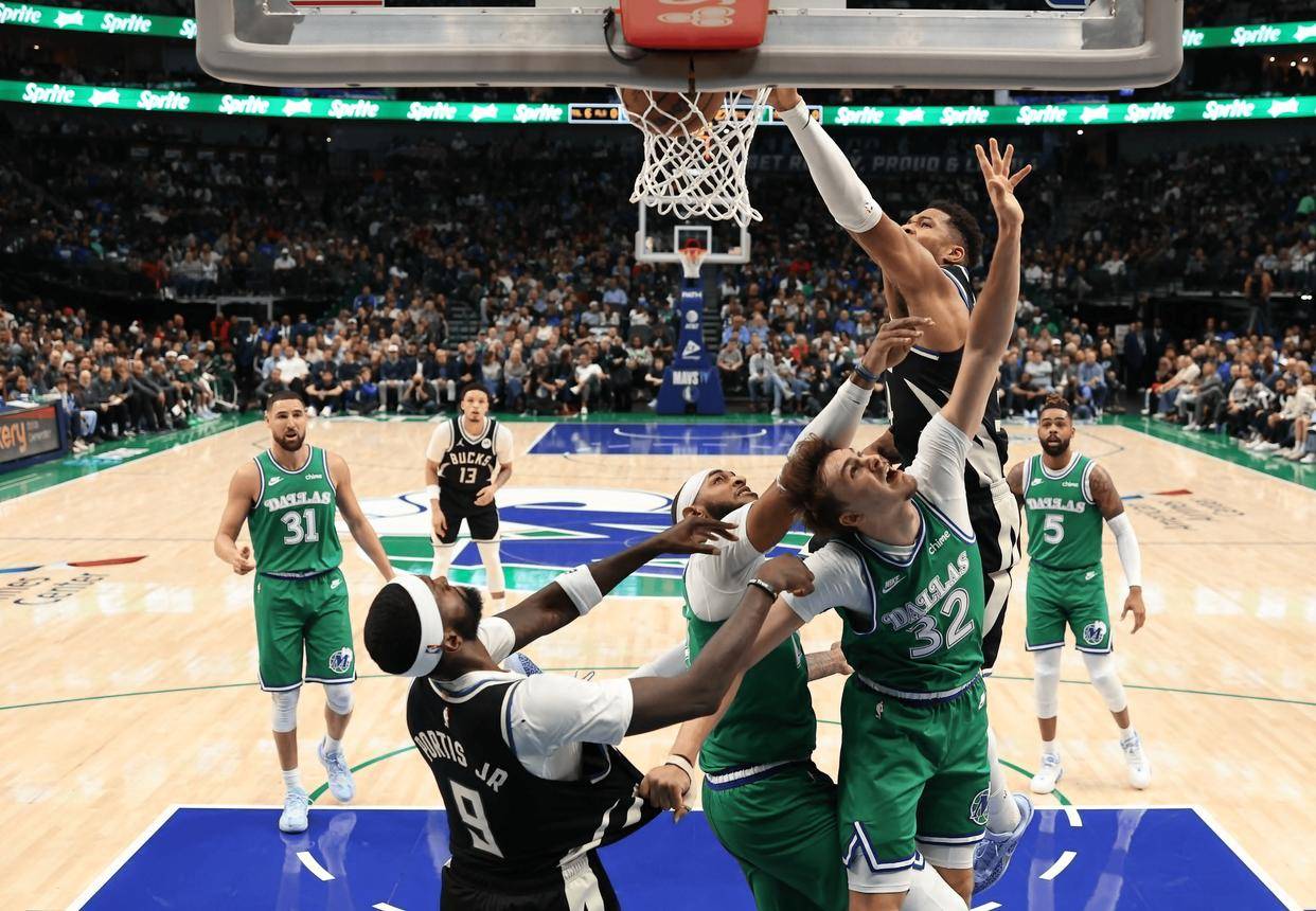 关于意大利杯赛后再迎强敌，密尔沃基雄鹿外线爆发，主帅态度：压力陡增，年轻球员得到机会的信息