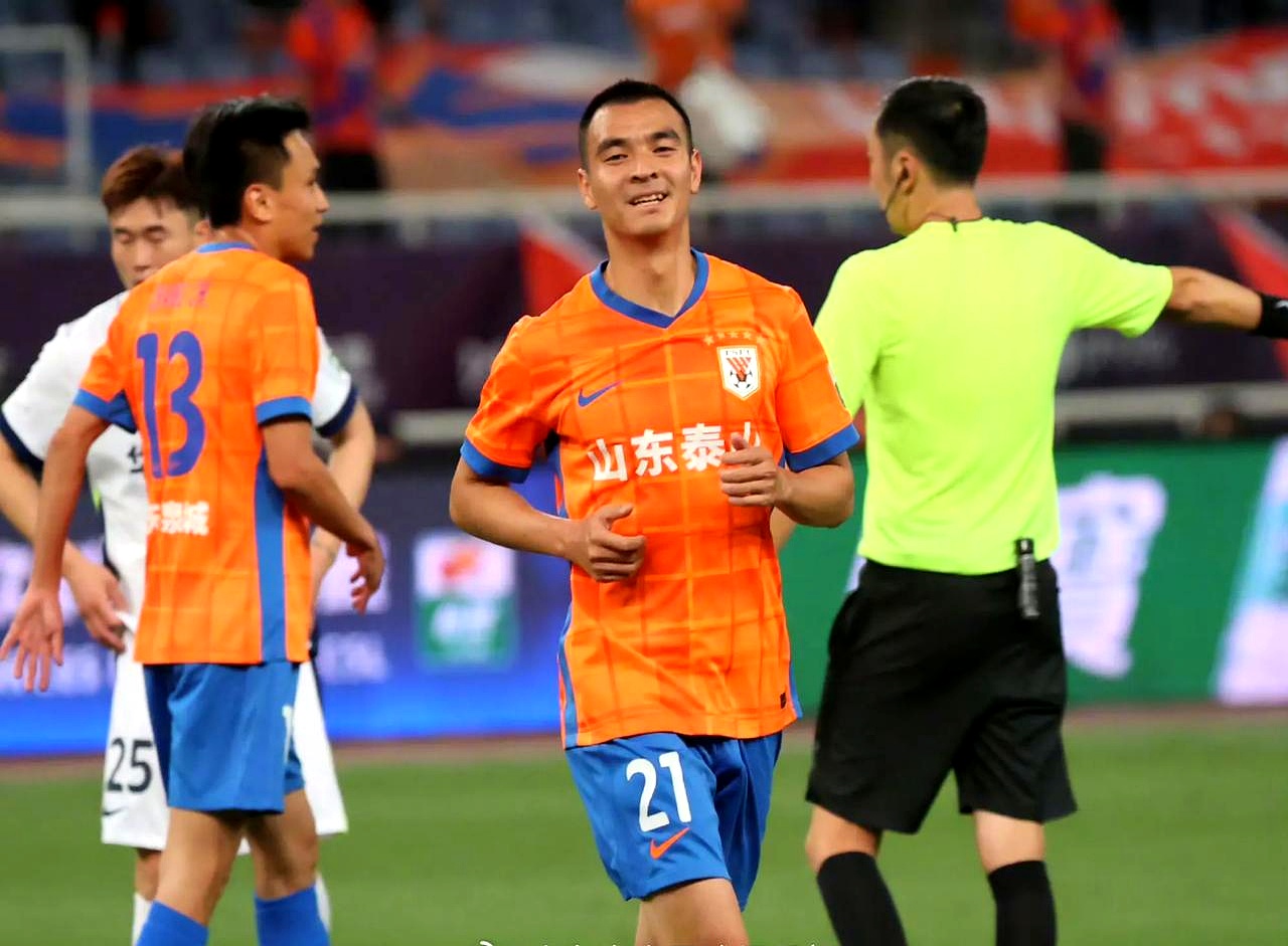 中超冲刺阶段再迎强敌，多特蒙德伤情更新，主帅态度：管理层满意，资深球员宣示担当(多特蒙德伤病)