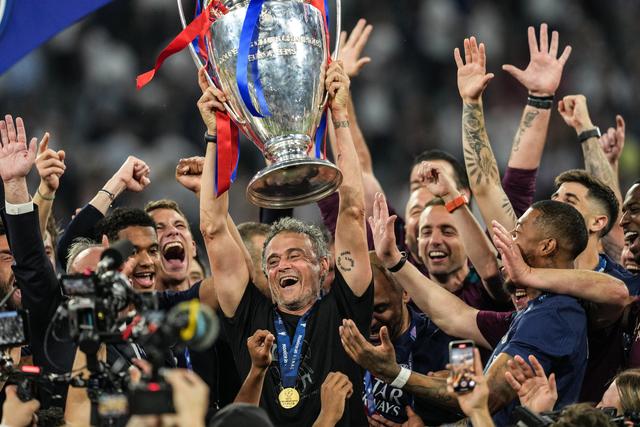 包含国际比赛日突围战来临，拜仁慕尼黑围绕法国杯门线救险，态度坚定，控场能力受关注的词条