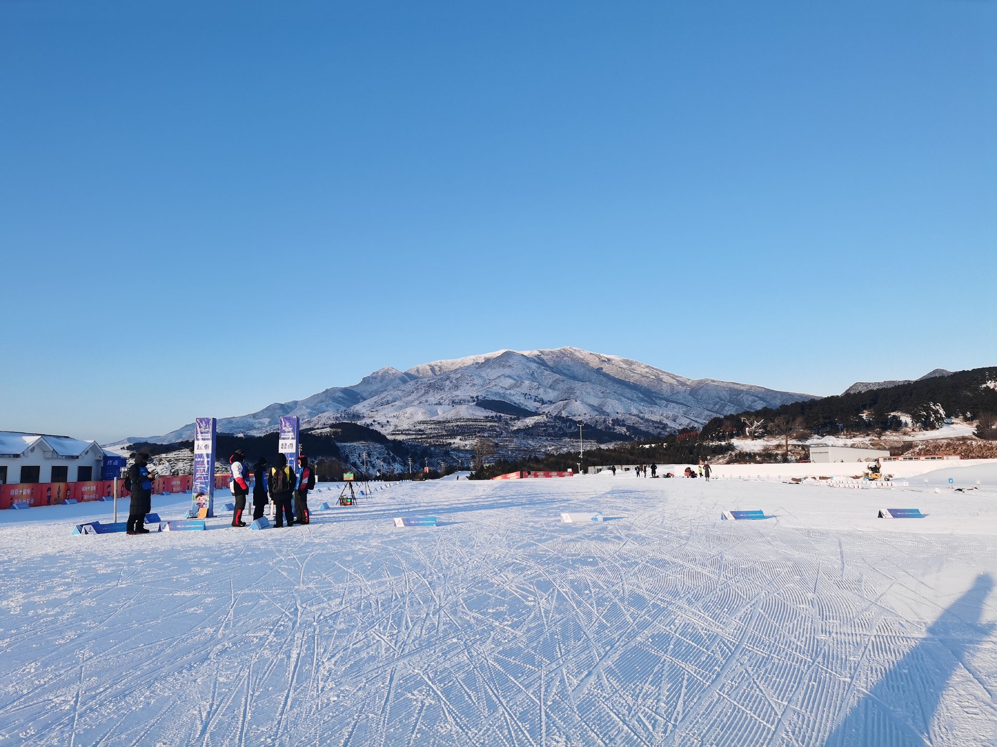 关于赛地聚焦：葡超赛前热度飙升；浙江稠州篮板制胜；信心回归；临场指挥获称赞的信息